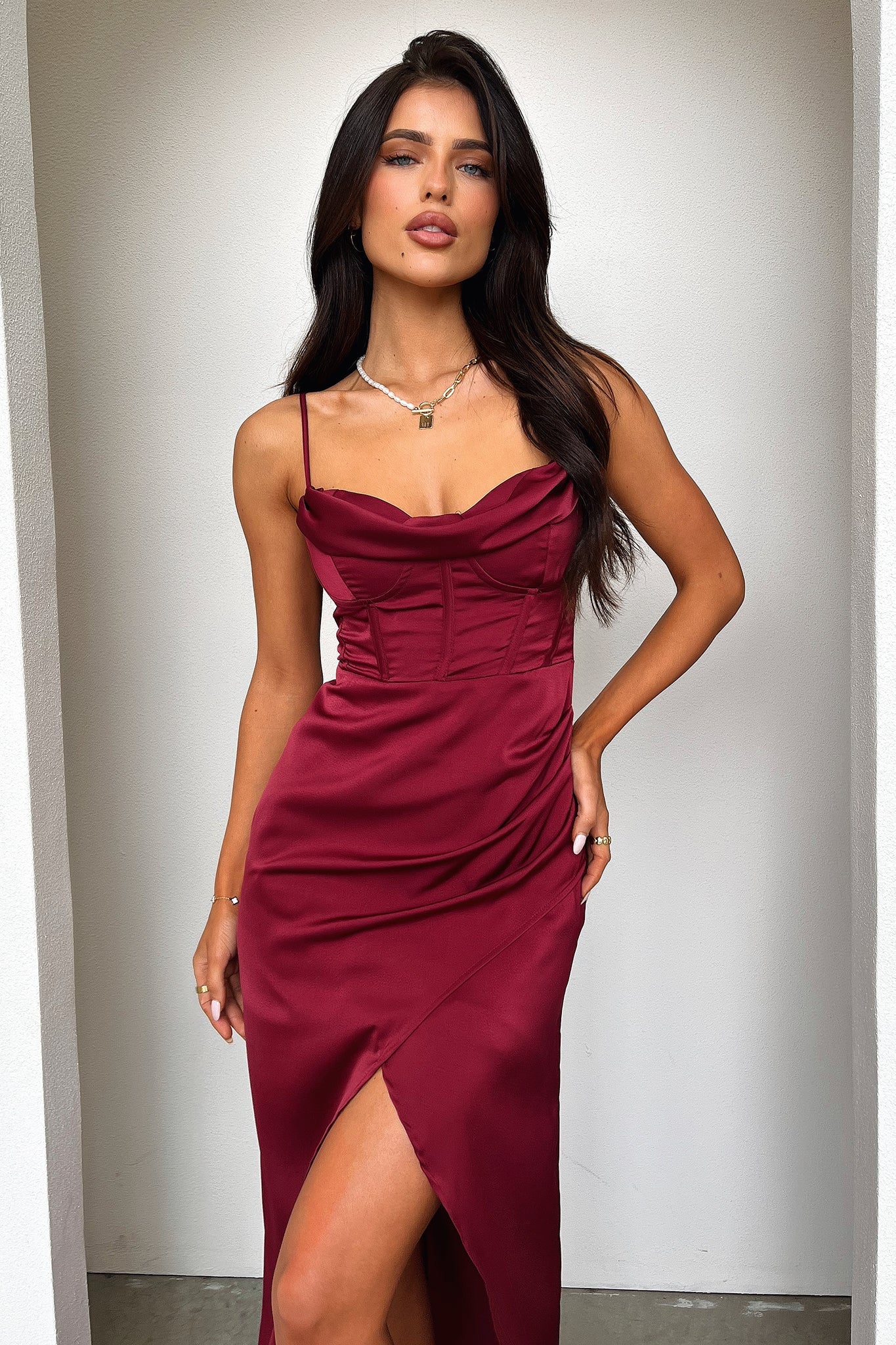 Aiana Satin Maxi Dress - Bordowa