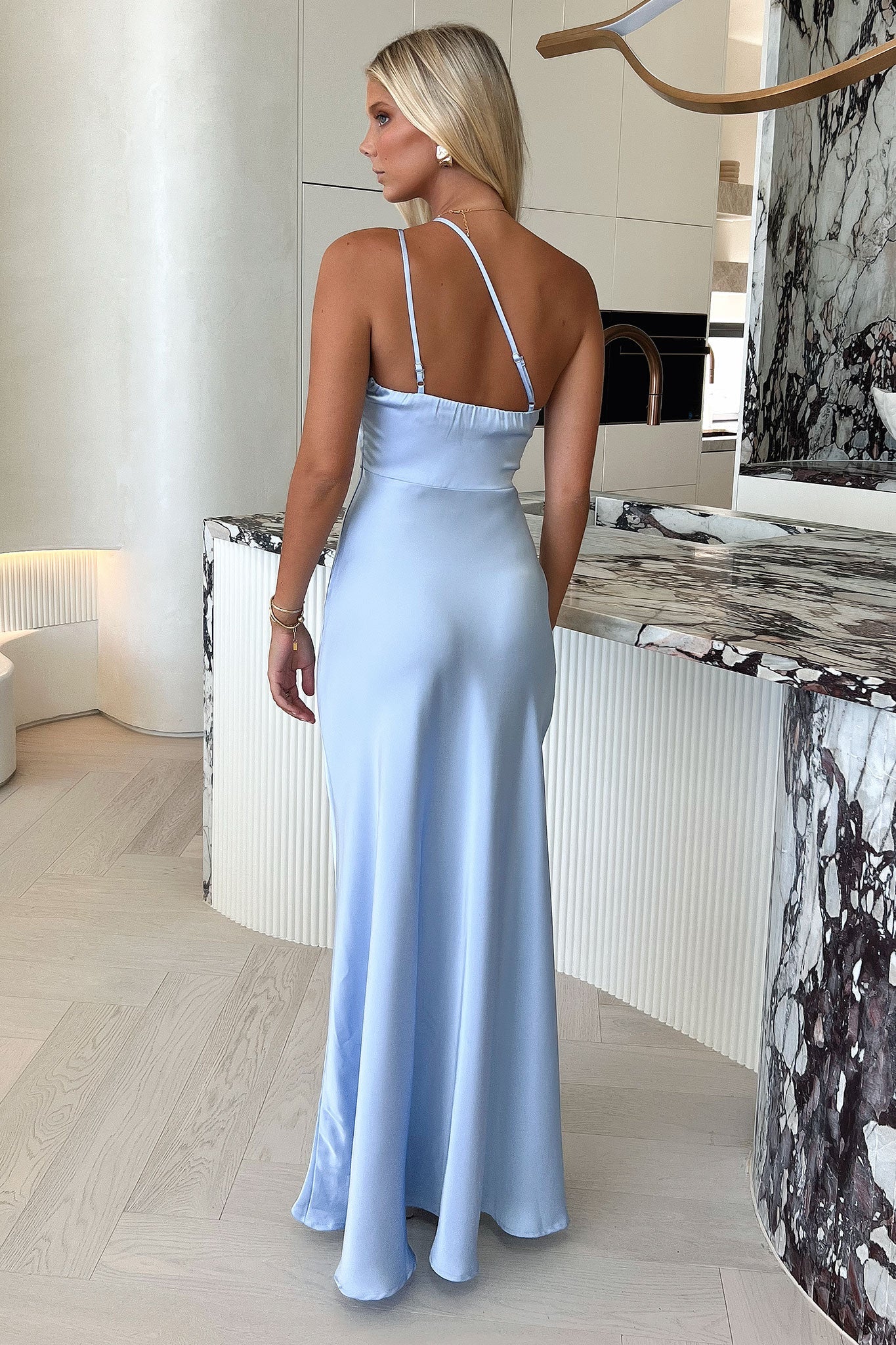 Aurelia One-Shoulder Satin Maxi Dress - Niebieska