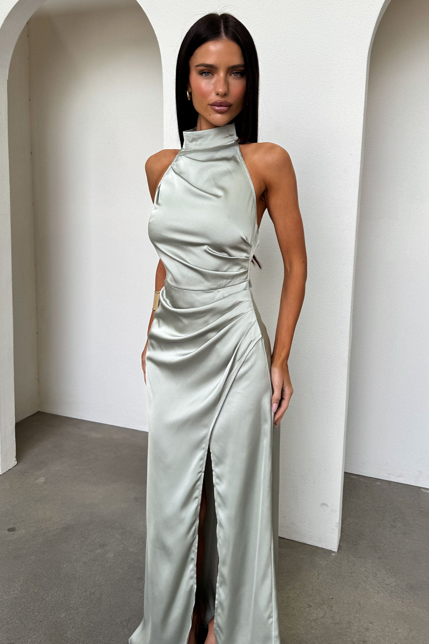 Arabelle High Neck Satin Maxi Dress - Szałwiowa