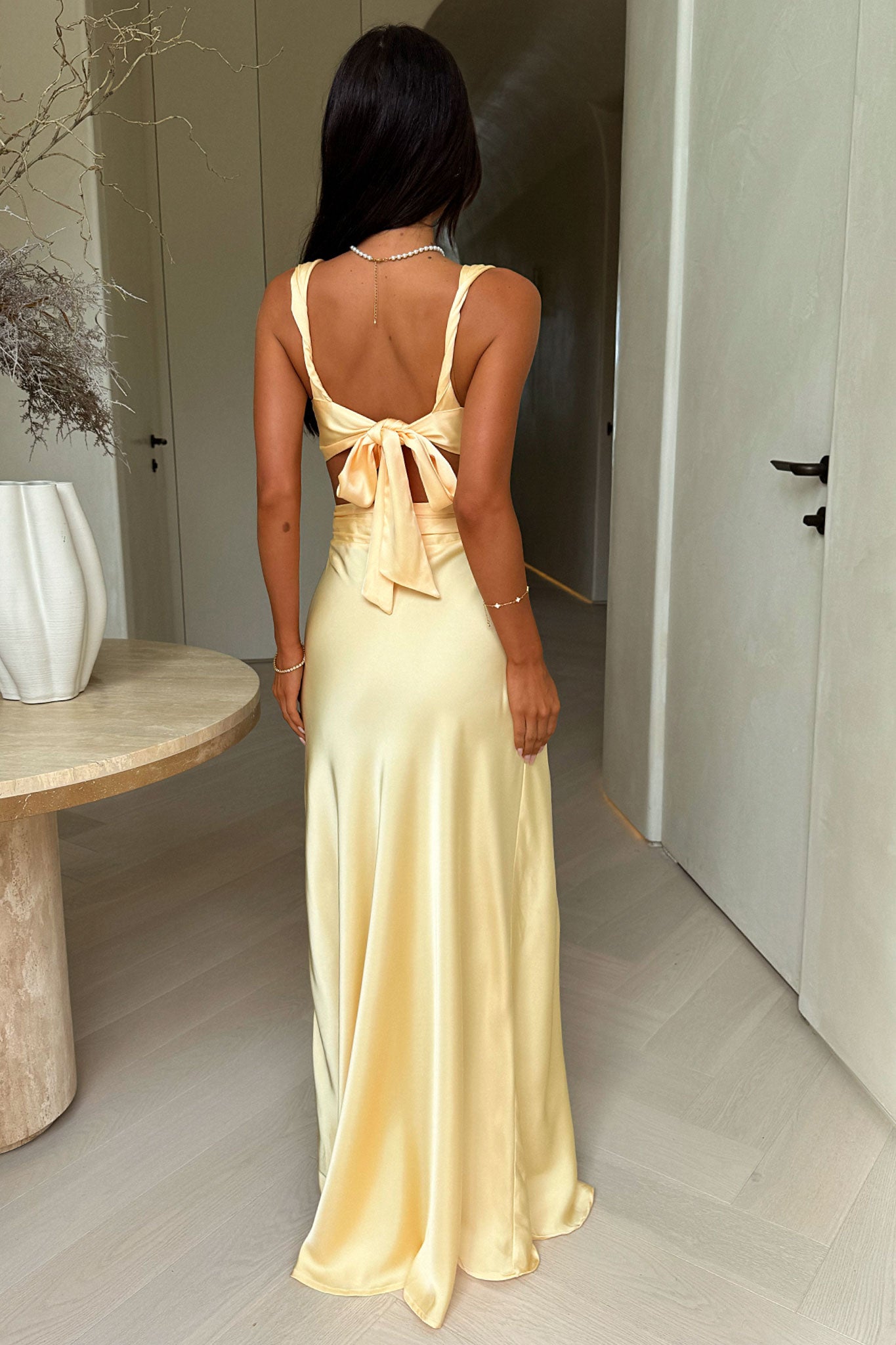 Emeline V-Neck Satin Maxi Dress - Żółta