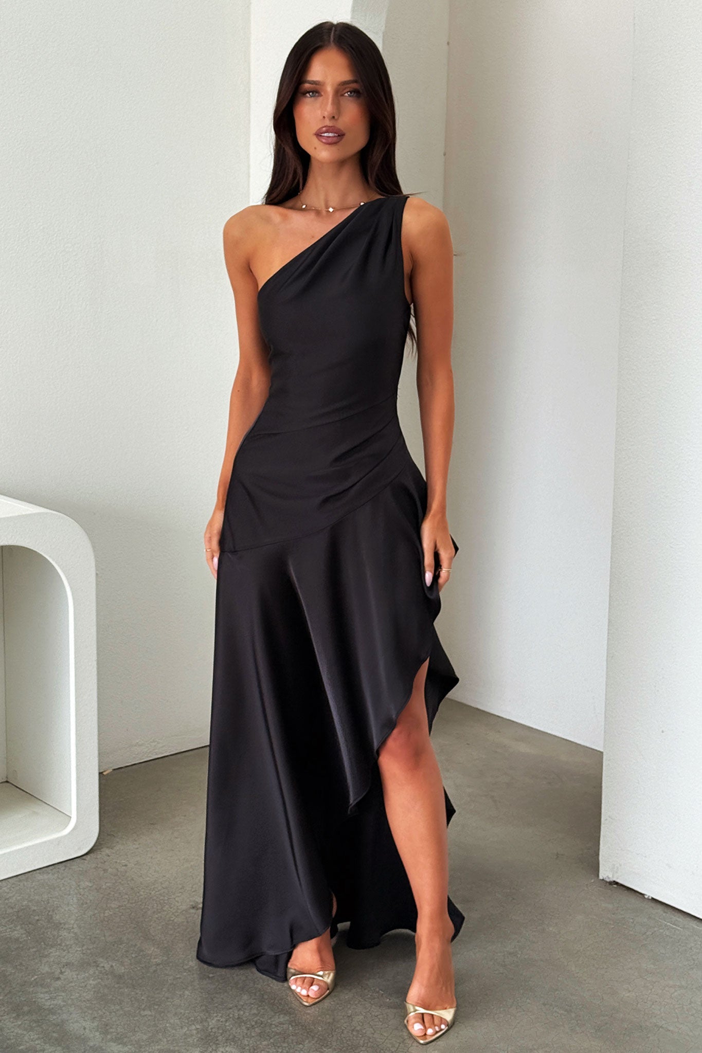 Leni One Shoulder Satin Maxi Dress - Czarna